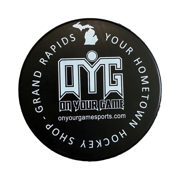 DONALD TRUMP 2020 CAMPAIGN MAKE AMERICA SKATE AGAIN PROMOTIONAL HOCKEY PUCK - Picture 3 of 3